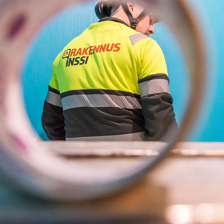 Rakennusinssi, asentaja